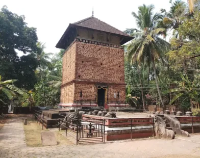 keezhthali-mahadeva-temple-kodungallur-history