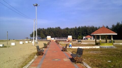 azhicode-ssmhs-students-clean-munakkal-beach-gandhi-jayanthi