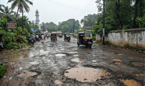 pulloot-chappara-road-protest-gandhi-jayanthi-congress